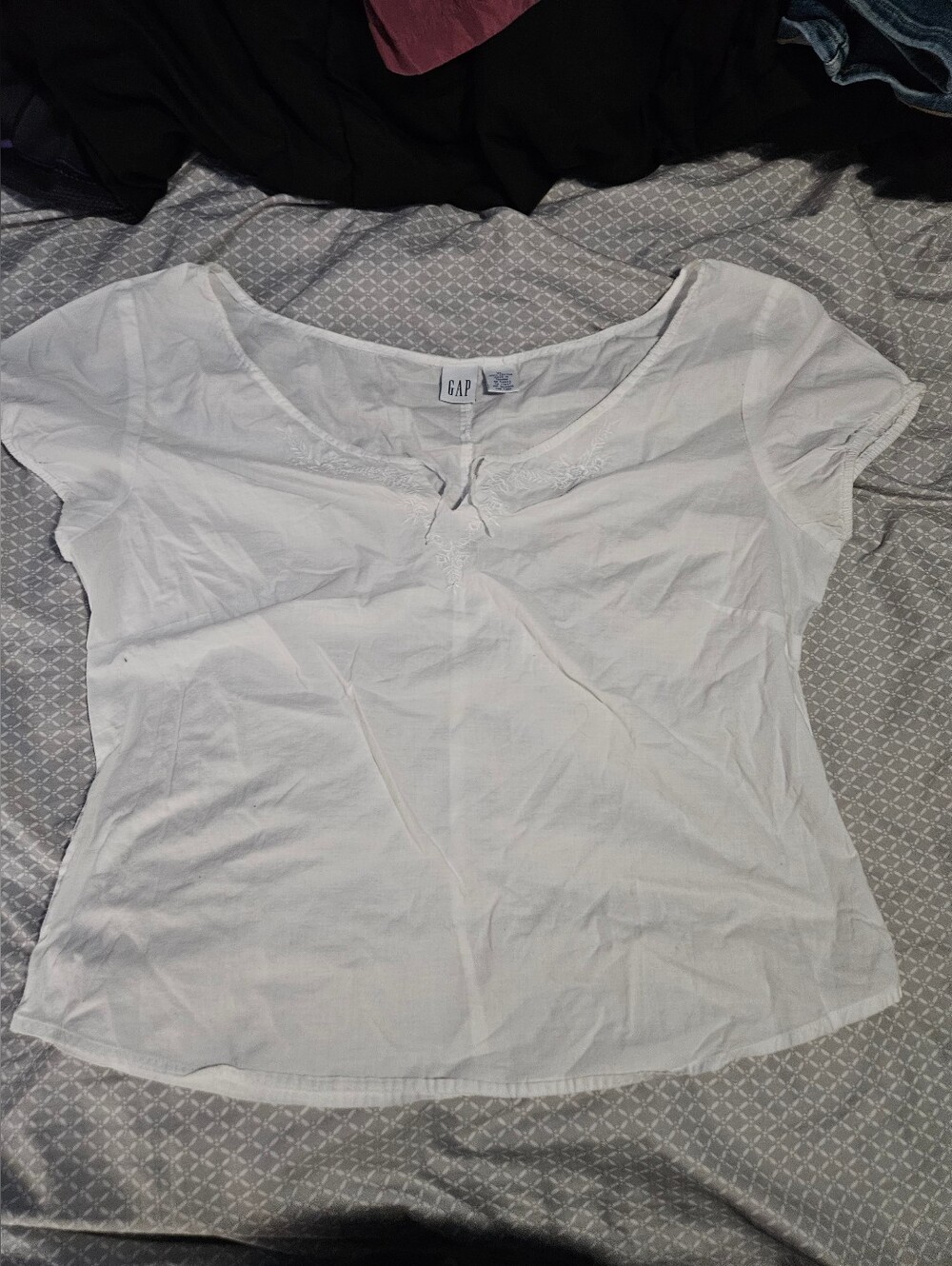 Y2K GAP Women’s Prarie Cottagecore White Short Sleeve Embroidered Scoop Neck Top